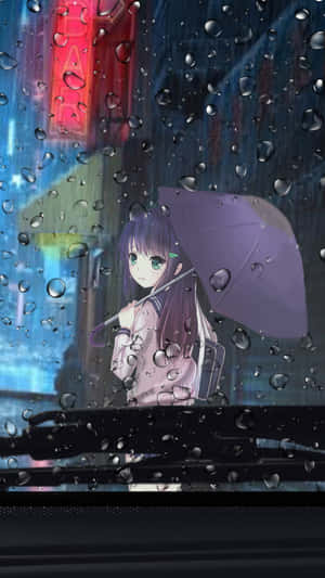 動漫女孩在雨夜霓虹城市中拿著紫色雨傘，透過濕漉漉的車窗觀看。