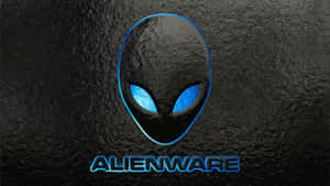 Alienware 標誌，在深色紋理表面上帶有發光藍色眼睛。