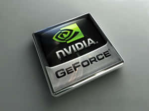 Nvidia GeForce標誌晶片，帶有綠色眼睛標誌和銀色金屬質感。