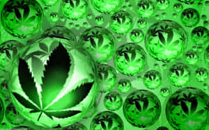 在數碼抽象圖案中，帶有大麻葉剪影的發光綠色球體。