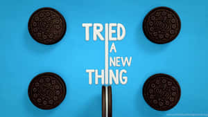 四塊Oreo曲奇在藍色背景上圍繞著「TRIED A NEW THING」字句。