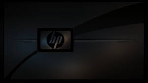 HP 標誌在深色漸變背景上帶有光條