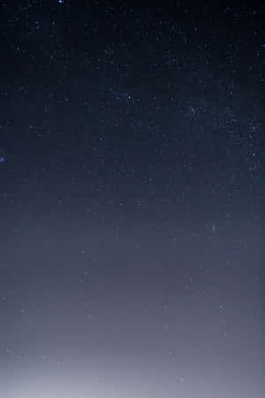深藍色漸變背景上無數閃爍星星的星空夜景 — Astroworld GIF 壁紙