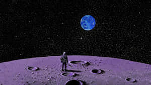 太空人在紫色月球上看著星空中的藍色行星 — 月色夜空 壁紙