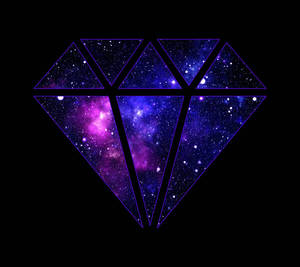 一個鑽石形狀，充滿了紫色和藍色的宇宙雲和星星。