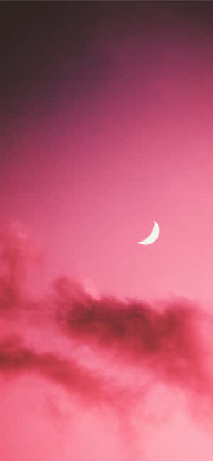 粉紅色暮色天空中的月牙與柔和的雲彩。 — 月色夜空 壁紙