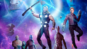 Marvel 英雄 Thor 和 Star-Lord 在宇宙星雲場景中英勇擺姿勢。