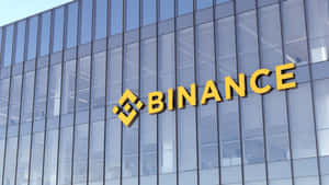 玻璃辦公大樓外牆上的Binance標誌