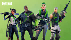 四個身穿戰鬥裝備的Fortnite遊戲角色手持武器擺姿勢。