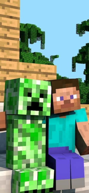 Minecraft 角色苦力怕和史提夫一起坐在方塊世界中。 — Samsung S23 Ultra 壁紙