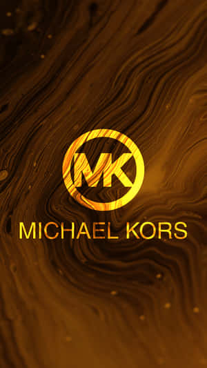 旋轉琥珀色大理石背景上的Michael Kors標誌