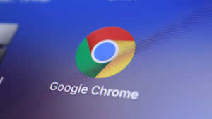 Google Chrome 標誌顯示在電腦螢幕上。