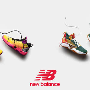 彩色New Balance運動鞋在白色背景上展示，附有標誌。