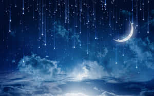 夜晚雲層上方有月亮和流星的天空場景。