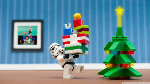 LEGO風暴兵拿著禮物走向LEGO聖誕樹。