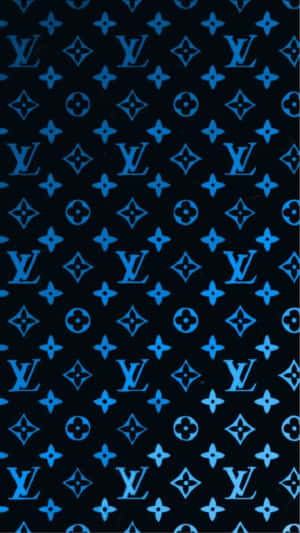 黑色背景上的藍色 Louis Vuitton 字母組合圖案。