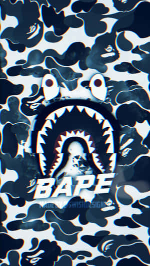 黑白迷彩圖案，帶有鯊魚嘴BAPE標誌和故障效果。 — 美學手機GIF 壁紙