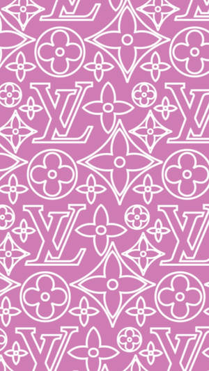 粉紅色牆紙，表面重複白色 Louis Vuitton 字母圖案。