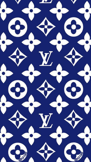 海軍藍色壁紙，帶有白色 Louis Vuitton 字母組合和標誌圖案。