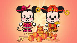 米奇和米妮穿著農曆新年服裝，與老虎和金幣