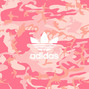 粉紅色迷彩圖案，中央有白色adidas標誌。