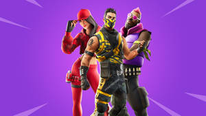 三個Fortnite遊戲角色穿著色彩繽紛的服裝在紫色背景前擺姿勢。