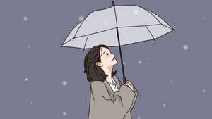 身穿米色外套的女性手持透明雨傘，仰望灰色天空中的飄雪
