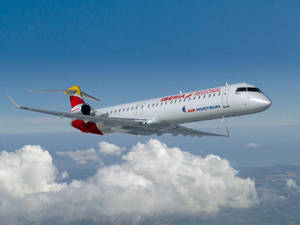 伊比利亞地區航空諾斯特拉姆飛機在雲層上方飛行