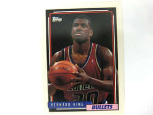 Bernard King 在復古 Topps 交易卡上手持籃球。