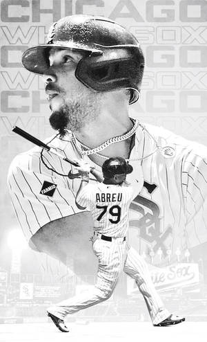 身穿芝加哥白襪隊球衣的棒球手Jose Abreu在球隊標誌背景下揮棒。