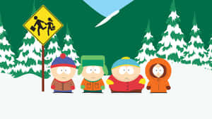 四個卡通兒童穿著冬季裝備站在雪景中，有松樹和山脈。