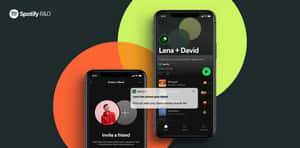 Spotify Blend功能在智能手機上顯示兩個用戶之間的音樂品味重疊，帶有彩色抽象圓圈。