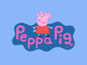 Peppa Pig 卡通角色穿著紅色裙子在藍色標誌背景上微笑。