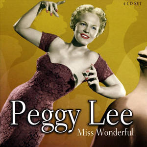 Peggy Lee 身穿栗色裙子，微笑著手持香煙。