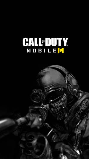 士兵瞄準步槍帶有 Call of Duty Mobile 標誌