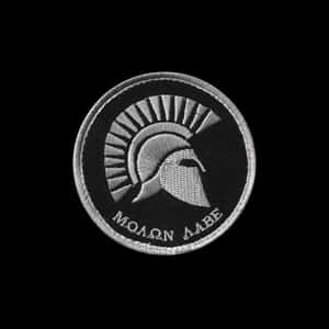 圓形刺繡補丁，帶有斯巴達頭盔和希臘文字 molon labe