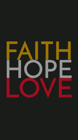 在黑色背景上以金色、銀色和紅色顯示的faith hope love文字