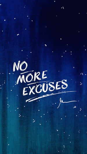 在藍色漸變背景上以白色筆觸書寫的勵志名言 no more excuses
