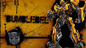 黃色和黑色的Bumblebee機械人角色，在紋理背景上帶有博派標誌。