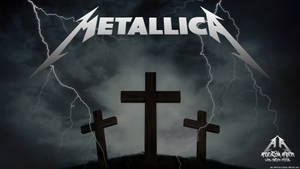 暴風雨中的三個十字架，閃電和 Metallica 標誌