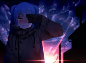 藍髮動漫女孩在暮色中敬禮，身後有發光的粉紅色光線。 — 初音未來 壁紙