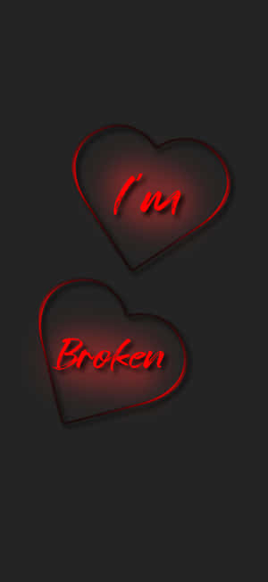 兩個紅色霓虹心形，上面有文字 I'm Broken，背景為黑色。