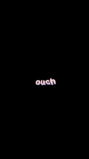 喺黑色背景中央，發光嘅粉彩文字寫住「ouch」。