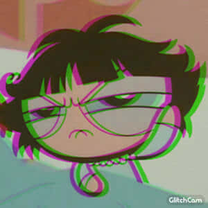 一位戴眼鏡、流著淚的憤怒動漫女孩。