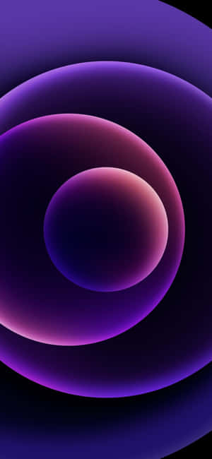 黑暗抽象數位藝術作品中的發光紫色球體。 — Galaxy M07 壁紙