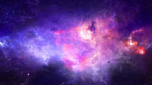 太空中帶有星星和遙遠行星的充滿活力的紫色、粉紅色和藍色星雲。