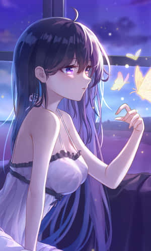 紫色眼睛、深色頭髮的動漫女孩在暮色中觀看發光的蝴蝶。