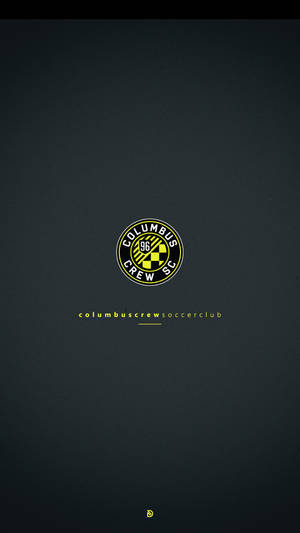 Columbus Crew SC 足球隊標誌及名稱以黃色顯示於深色背景上。 — 足球 壁紙