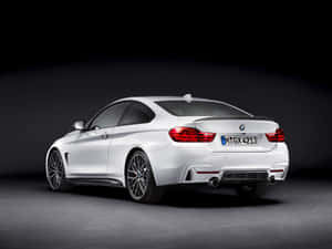 白色BMW雙門轎跑車後視圖 工作室 紅色尾燈