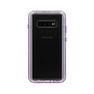 黑色Samsung手機放在紫色保護殼中。